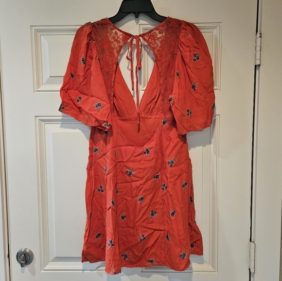Free People Mockingbird Mini Dress Deep V Neck SS Open Back Hot Cherry Siz 8 NWT - Picture 13 of 16
